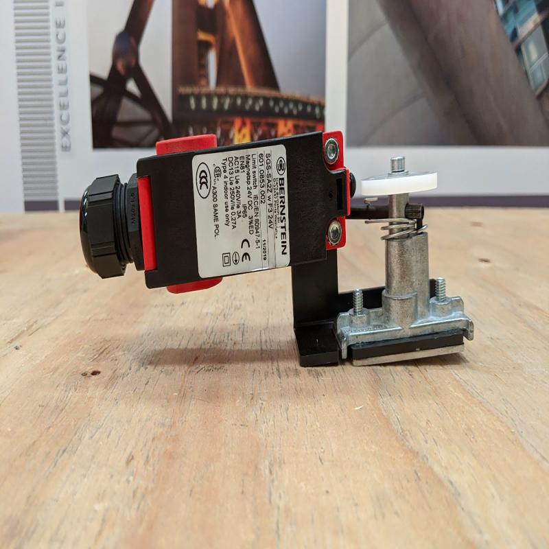 1040446A12 | EMERGENCY SBLOQ. KIT W/SAFETY CONTACT H=41. ELECTRICAL RESETTABLE 230V (NC-NC) TYPE 11-31/L 71/R